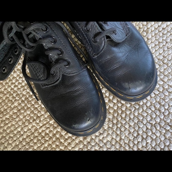 DR. MARTENS // 1490 VIRGINIA LEATHER MID CALF BOOTS - Picture 3 of 5
